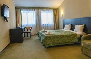 Гостиница Absolut Калуга Улучшенный двухместный номер Делюкс с 1 кроватью или 2 отдельными кроватями-3