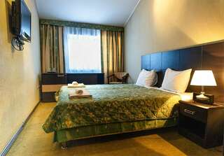 Гостиница Absolut Калуга Стандартный двухместный номер с 1 кроватью или 2 отдельными кроватями-1